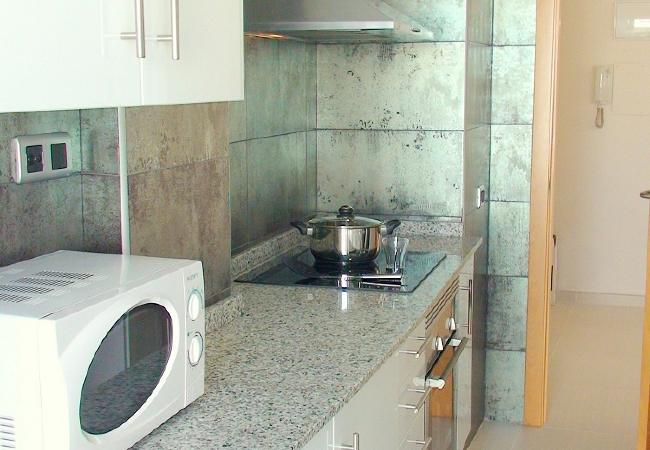 Cocina completamente equipada La cocina es equipada para cocinar. Hay microondas, nevera, horno, vitrocerámica y menaje