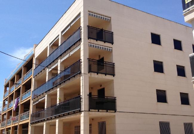 Fachada del edificio de apartamentos La Antilla, en Moncofa, de reciente creación